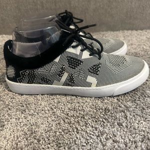 Clarks Somerset Women’s Black/White Sneaker Size 8‎